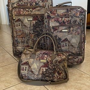 3piece Lucas Luggage Pre Owned.